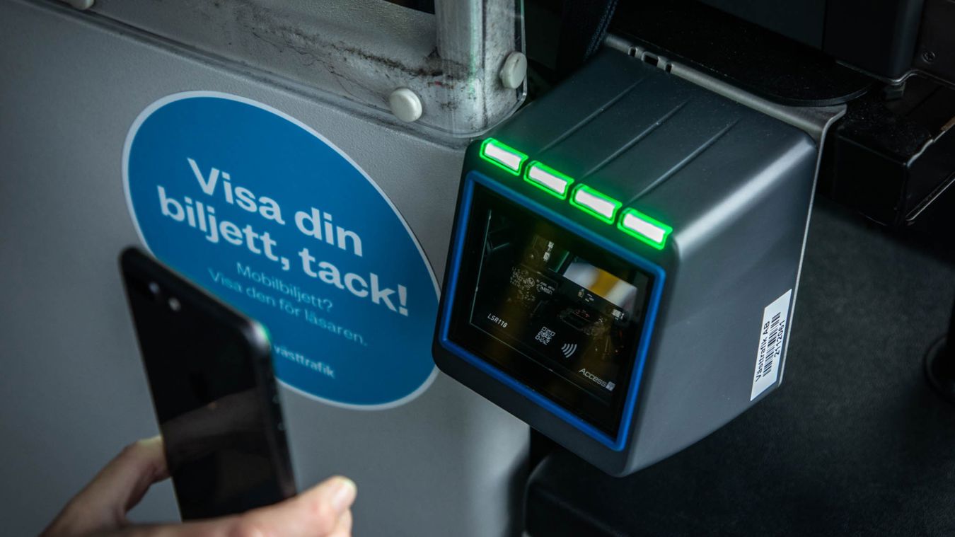 Biljettläsare visar grönt ombord