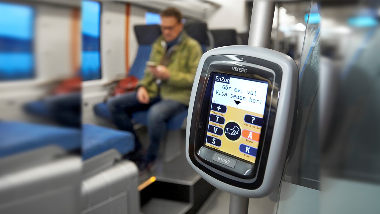 Kortäsare ombord på pendeltåg